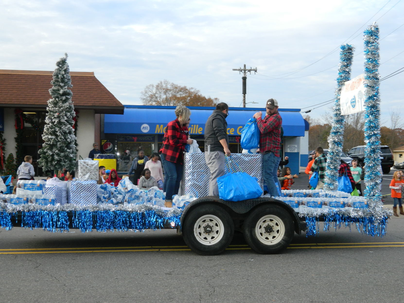 Mooresville Christmas Parade (395).JPG